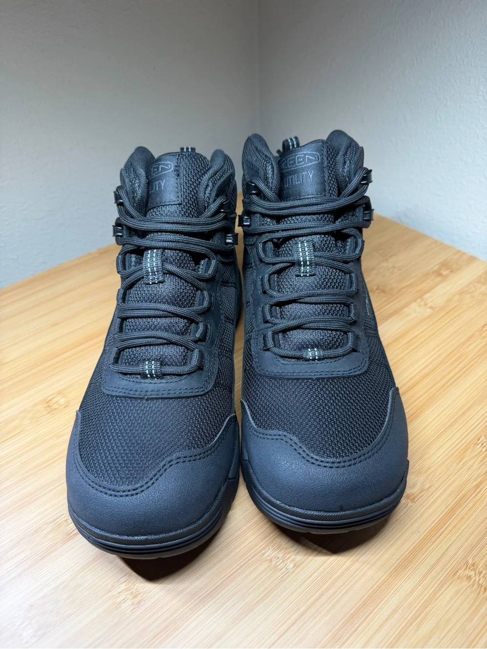 KEEN Men's Skokie Soft Toe Black Waterproof Utlity Mid Hiking Work Boots Size 8D